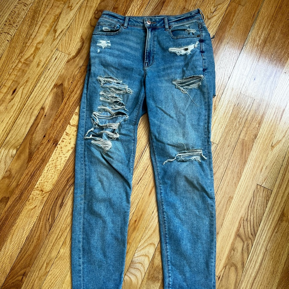 American Eagle Outfitters Mom Jeans